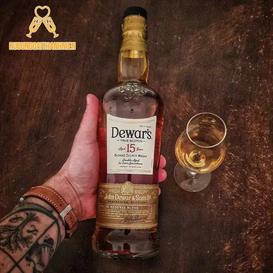 Hương vị xứng tầm với giá rượu Dewar's 15