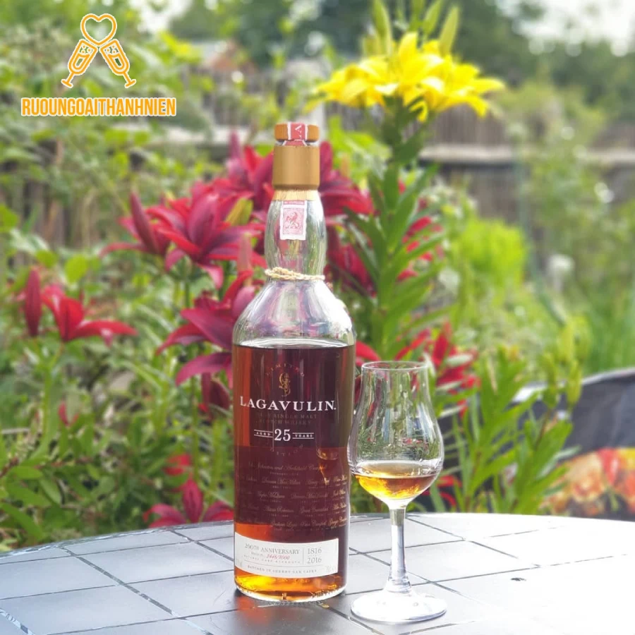 Hương vị đặc trưng của rượu Lagavulin 25
