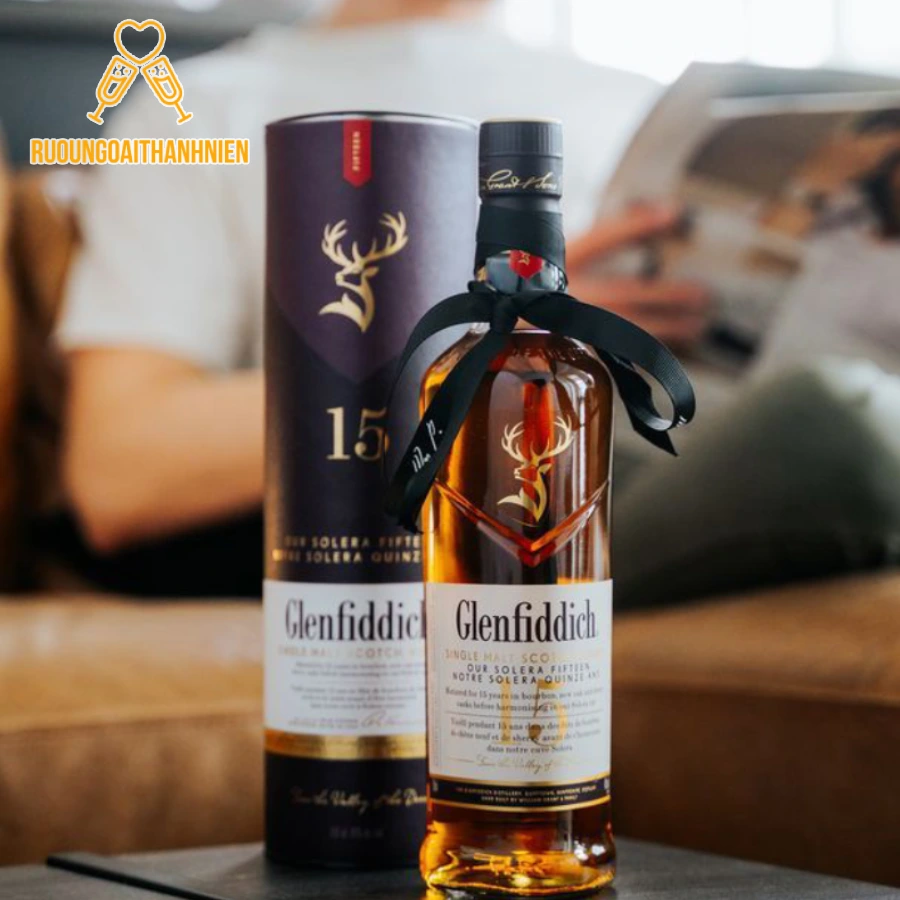 Đôi nét về nhà sản xuất và giá Glenfiddich 15