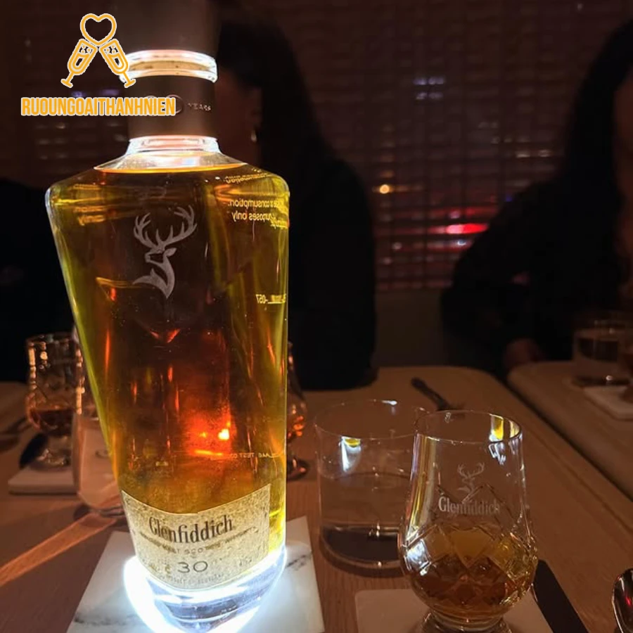 Cách thưởng thức rượu Glenfiddich 30 Suspended Time